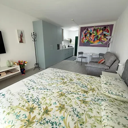 Al Sole Playa Roca Appartamento *